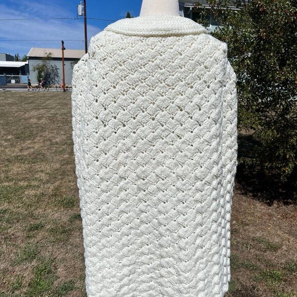 Vintage 70s White Crochet Handmade Pointelle Knit Cape Poncho Cottagecore Boho - Picture 4 of 6